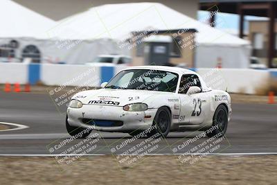 media/Nov-16-2025-CalClub SCCA (Sun) [[2975c16dfc]]/Group 4/Turn 1/